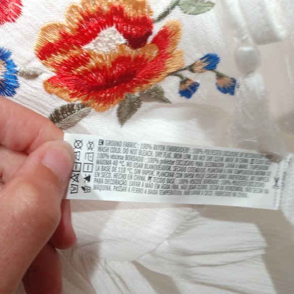Forever 21 Floral Embroidered Peasant Top - Size Small - Picture 12 of 16